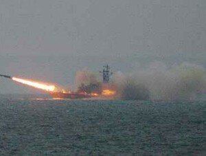 Российский флот провел ракетные стрельбы накануне захода кораблей США в Черное море 