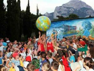 Власти Севастополя планируют охватить летними лагерями до 67% школьников
