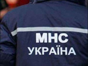 Севастопольские спасатели освободили ребенка из закрытой квартиры