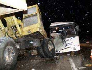 В столкновении автобуса с грузовиком погиб житель Севастополя