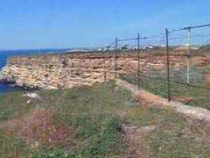 Кооператив «Утес» перекрыл доступ к морю, а власть не реагирует