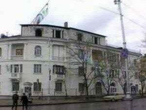 Строительство мансарды на площади Ушакова приостановлено 