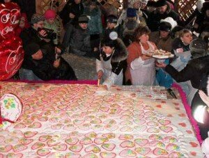 В Севастополе установили рекорд Украины – испекли пряник площадью 12 квадратных метров