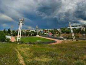 На реконструированном стадионе ФК «Севастополь» идут последние приготовления к его открытию