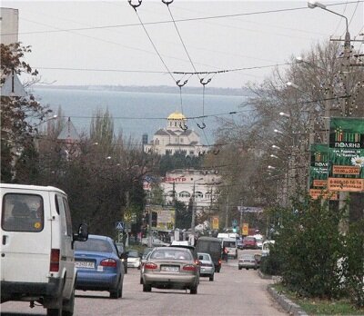 Новострой может закрыть вид на собор с улицы Вакуленчука